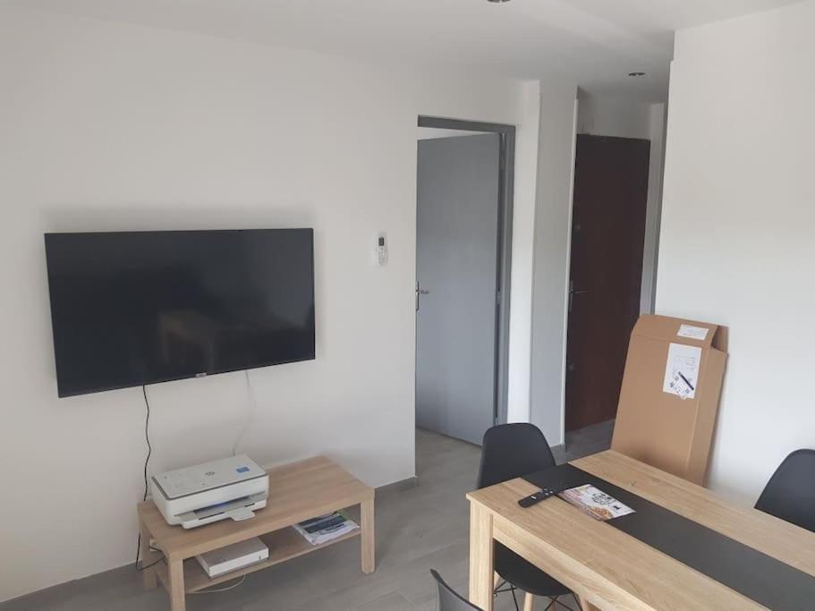 Superbe T3 Climatise Avec Balcon Parking Public Gratuit Apartment Marseille Exterior photo